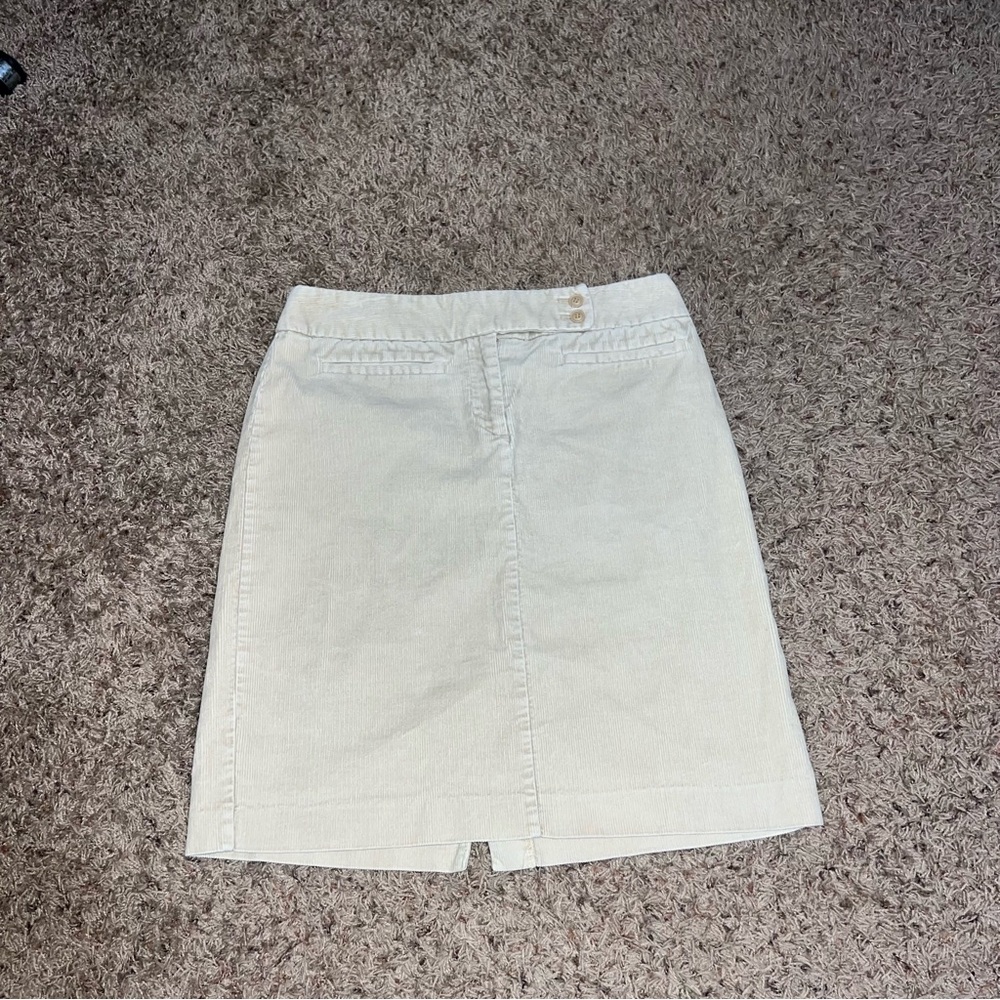 New York & Company Cream Corduroy Skirt | Stretch Cotton | Back Slit | Size 6